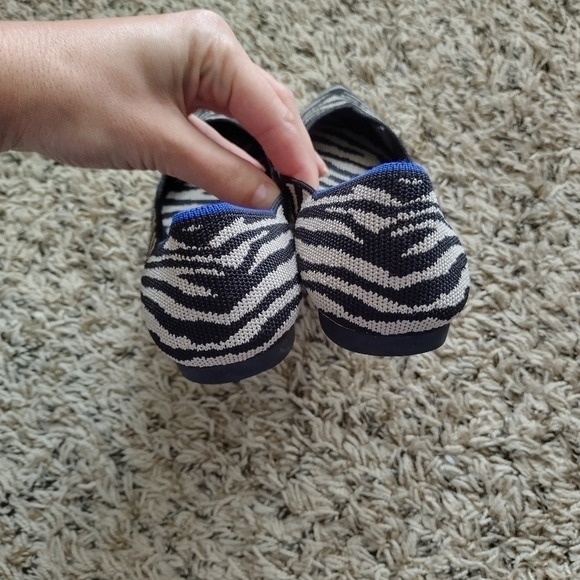 Rothy's zebra animal print pointy toe comfort flat shoes sz 7 - Picture 3 of 7